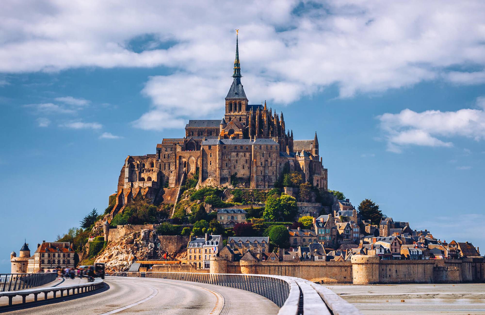 Mont Saint-Michel: Kota yang Mengapung di Atas Laut Selama Pasang Tinggi